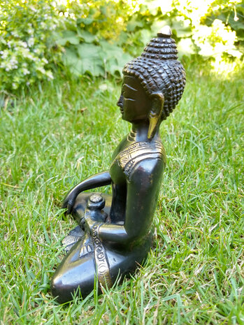 Buddha 15 cm.  "touching the earth"